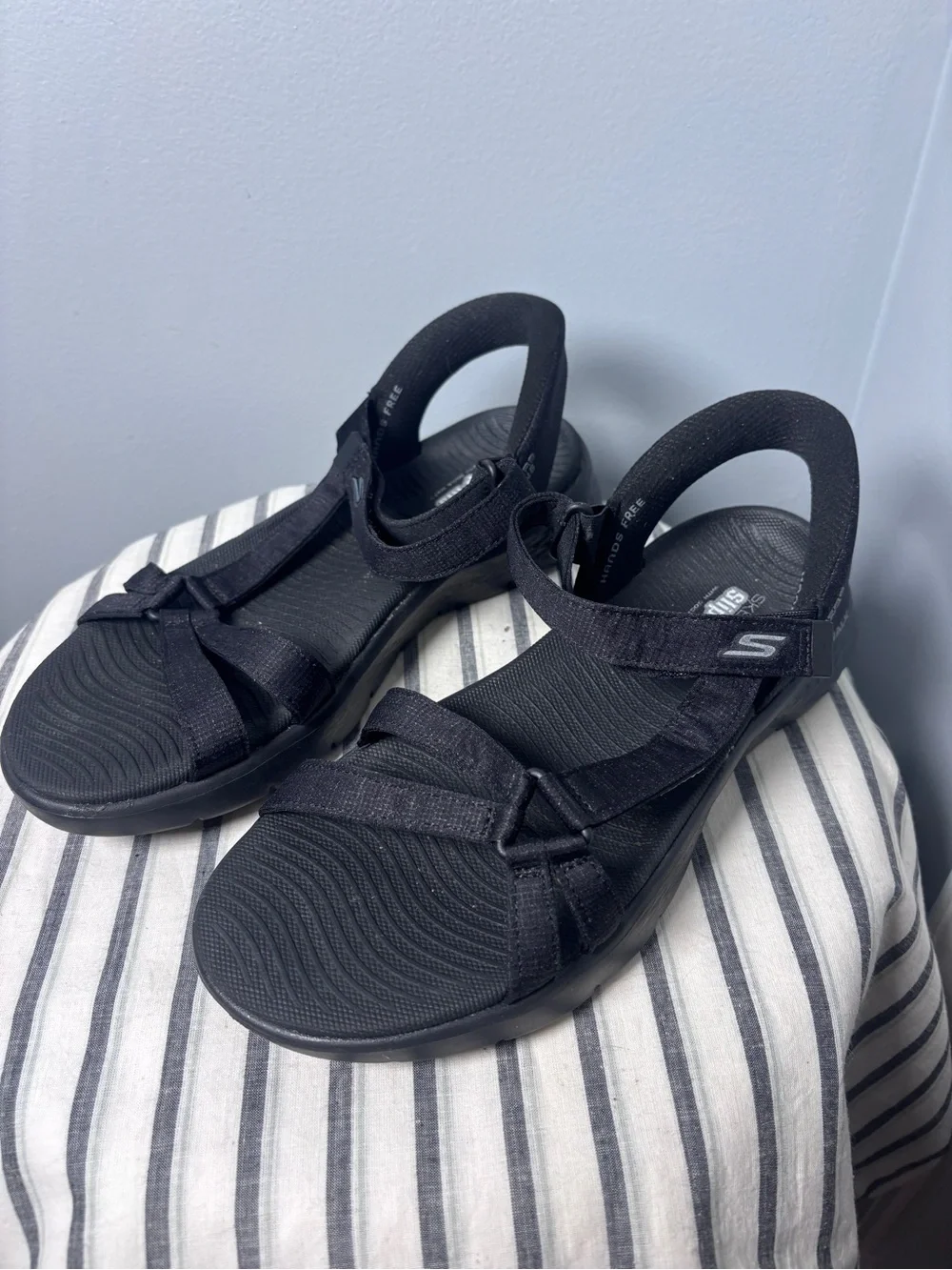 Women’s Skechers Hands Free Slip-ins sandals size 10